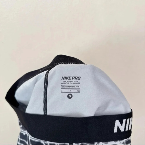 Nike Pro Womens  Small Cool Tracer Spandex Athletic Short - Picture 8 of 11